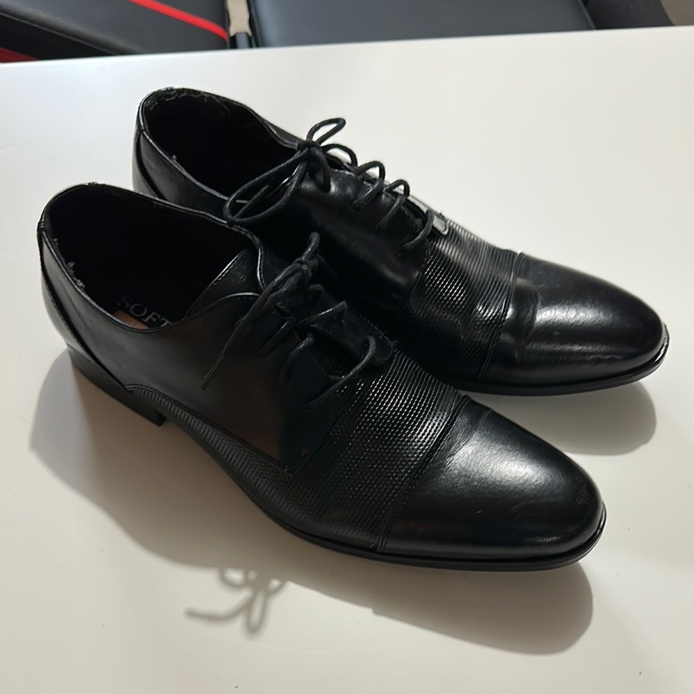 Black Leather Oxford Shoes with Polished Finish